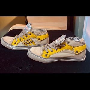 New. Spider Sneakers. Size 7.5. Grey and Sheen green